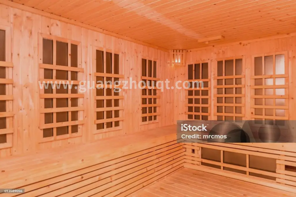 绿植环绕的按摩空间,营造清新自然的氛围