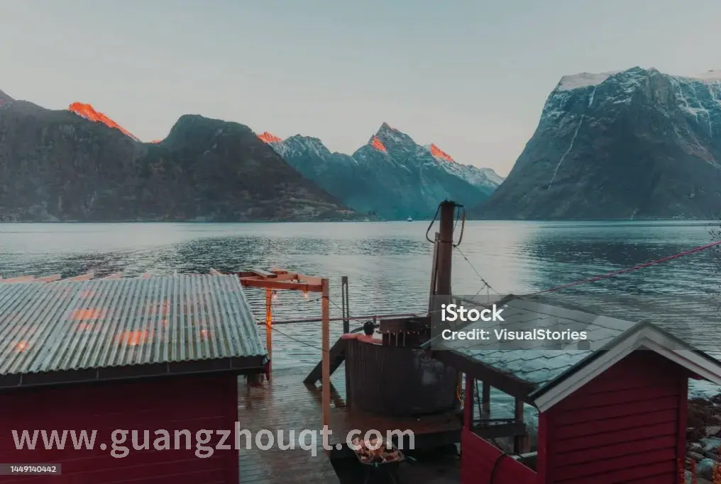 广州老城区按摩场景